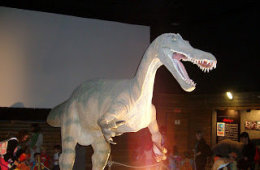 escultura dinosaurio